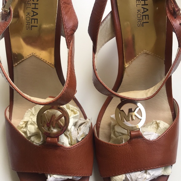 Michael kors shoes - Picture 3 of 7